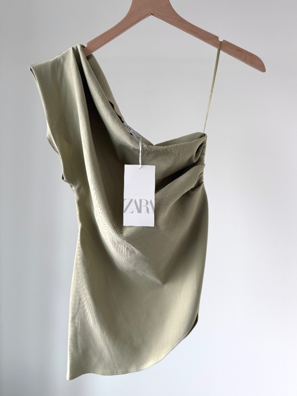 NWT Zara One Shoulder Asymmetrical Top in Light Green